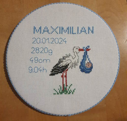 Stickbild mit Storch und Geburtsdaten den Kindes